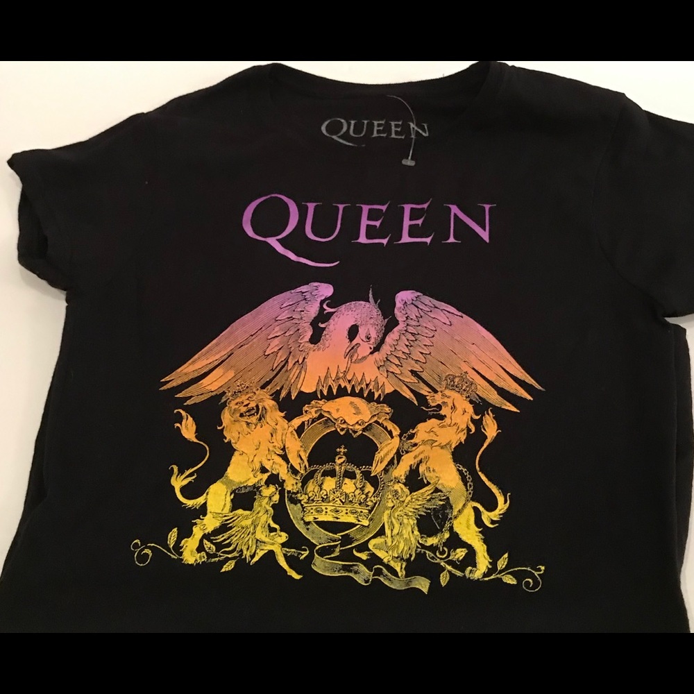 Queen Short Sleeve Tee Smallππππ - Picture 1 of 15